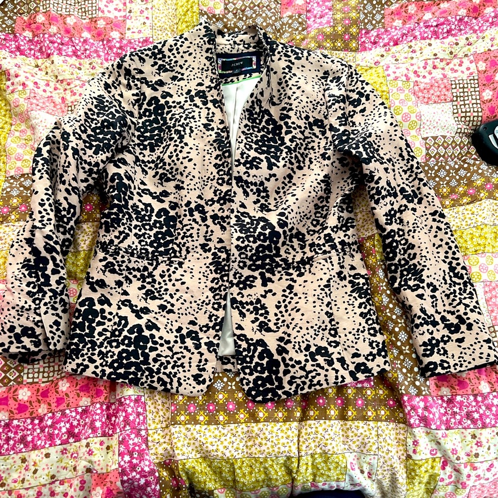 JCREW Fitted Linen Animal Print Blazer 
Labeled Size 8